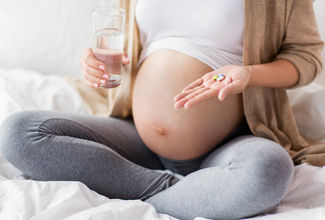 Užívání opioidů v těhotenství – riziko nejen pro matku